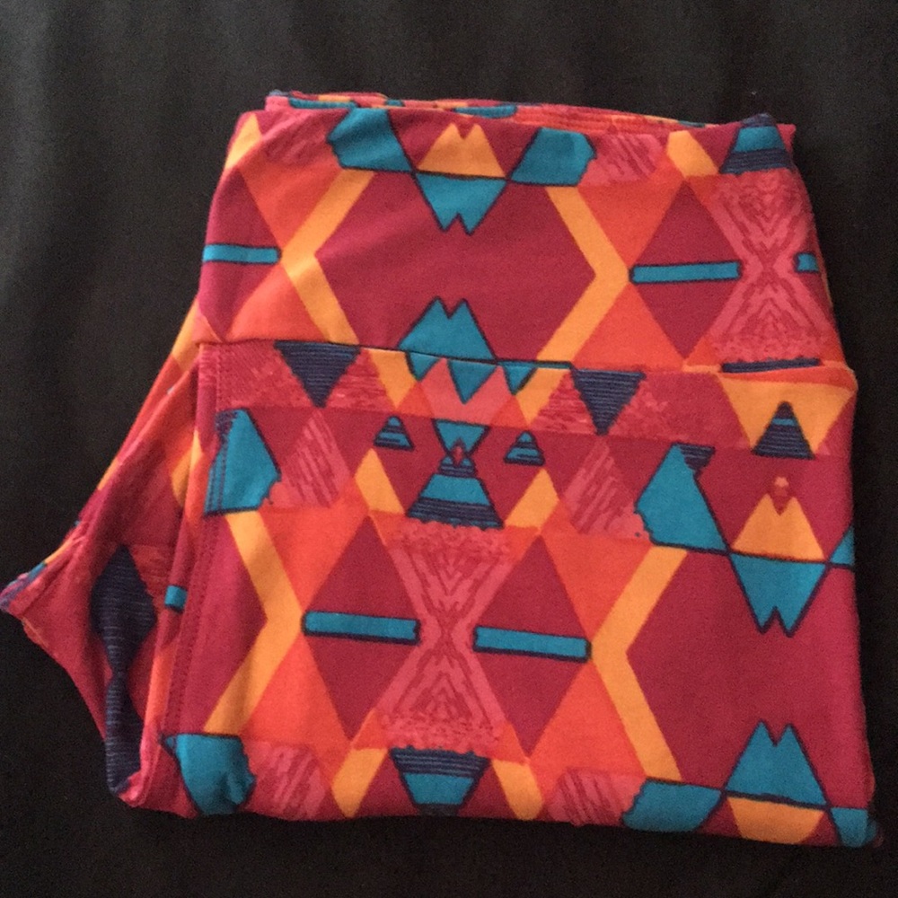NWOT TC Lularoe Leggings
